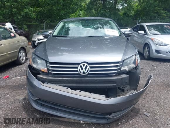 ✅ 2012 Volkswagen Passat SE • VIN: 1VWBP7A38CC102605 • Лот: 42400912. Опубликован ранее на IAAI с пробегом 193 549 миль. Бесплатный доступ к архиву аукционных продаж из США и подробный отчёт об истории автомобиля на DreamBid. Изображение 12.