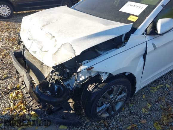 ✅ 2018 Hyundai Elantra SEL • VIN: 5NPD84LF8JH224509 • Lot: 43626514. Listed on IAAI with 23,847 mi. Free auction sales archive from the USA and detailed vehicle history report at DreamBid. Image 18.