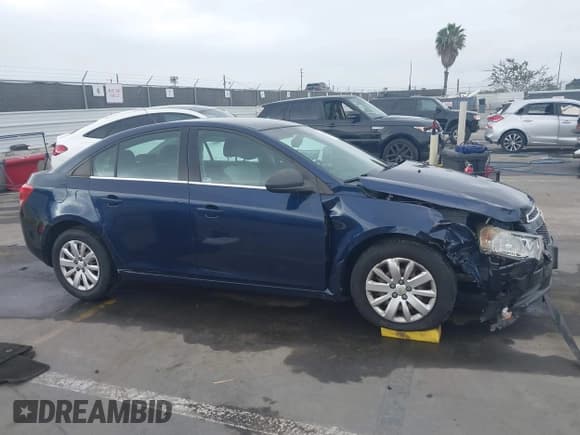 ✅ 2011 Chevrolet Cruze LS • VIN: 1G1PC5SH3B7104068 • Lot: 42592506. Listed on IAAI with 137,173 mi. Free auction sales archive from the USA and detailed vehicle history report at DreamBid. Image 13.