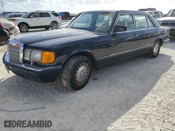 ✅ 1986 Mercedes-Benz 560 • VIN: WDBCA39D0GA268955 • Lot: 77190964. Wystawiony na Copart z przebiegiem 99 702 mil. Bezpłatny archiwum sprzedaży aukcyjnych z USA i szczegółowy raport historii pojazdu na DreamBid. Zdjęcie 1.