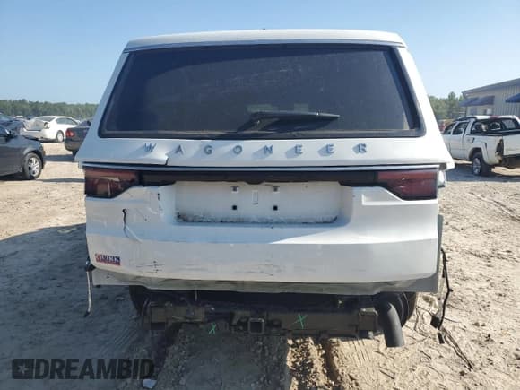 ✅ 2024 Jeep Wagoneer • VIN: 1C4SJSAP2RS145359 • Лот: 58918375. Опубликован ранее на Copart с пробегом 7 611 миль. Бесплатный доступ к архиву аукционных продаж из США и подробный отчёт об истории автомобиля на DreamBid. Изображение 6.