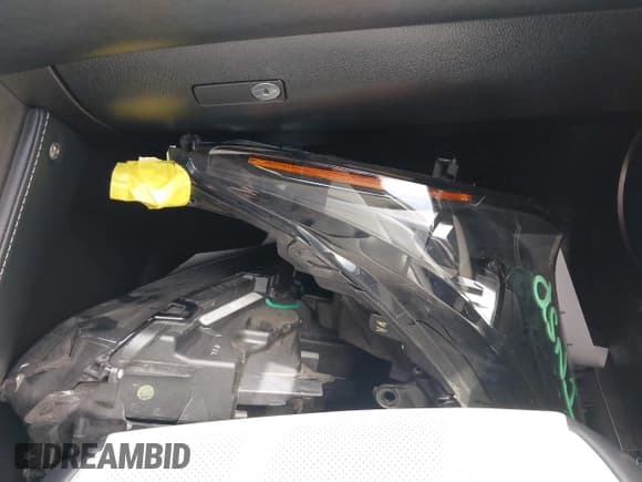 ✅ 2020 Lexus NX 300 F Sport • VIN: JTJSARBZ0L5016337 • Lot: 42397965. Wystawiony na IAAI z przebiegiem 45 414 mil. Bezpłatny archiwum sprzedaży aukcyjnych z USA i szczegółowy raport historii pojazdu na DreamBid. Zdjęcie 22.