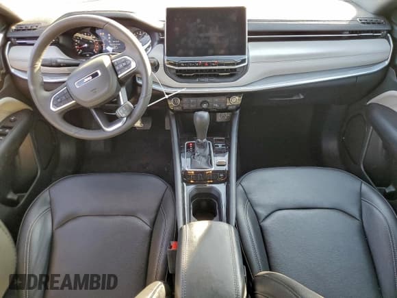 ✅ 2025 Jeep Compass Limited • VIN: 3C4NJDCN3ST514321 • Лот: 94994185. Опубликован ранее на Copart с пробегом 29 841 миль. Бесплатный доступ к архиву аукционных продаж из США и подробный отчёт об истории автомобиля на DreamBid. Изображение 8.