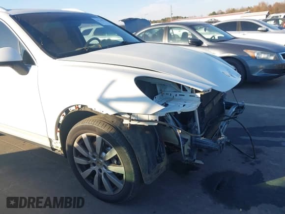 ✅ 2013 Porsche Cayenne S • VIN: WP1AB2A22DLA80043 • Lot: 43729732. Listed on IAAI with 154,095 mi. Free auction sales archive from the USA and detailed vehicle history report at DreamBid. Image 19.