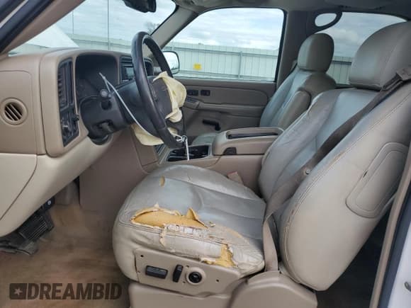 ✅ 2004 GMC Yukon SLT • VIN: 1GKEC13Z04R260675 • Лот: 82274885. Опубликован ранее на Copart с пробегом 266 017 миль. Бесплатный доступ к архиву аукционных продаж из США и подробный отчёт об истории автомобиля на DreamBid. Изображение 7.