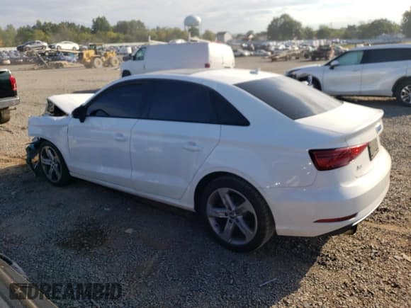 ✅ 2017 Audi A3 Premium • VIN: WAUAUGFF0H1080934 • Lot: 70935275. Wystawiony na Copart z przebiegiem Nie podano. Bezpłatny archiwum sprzedaży aukcyjnych z USA i szczegółowy raport historii pojazdu na DreamBid. Zdjęcie 2.