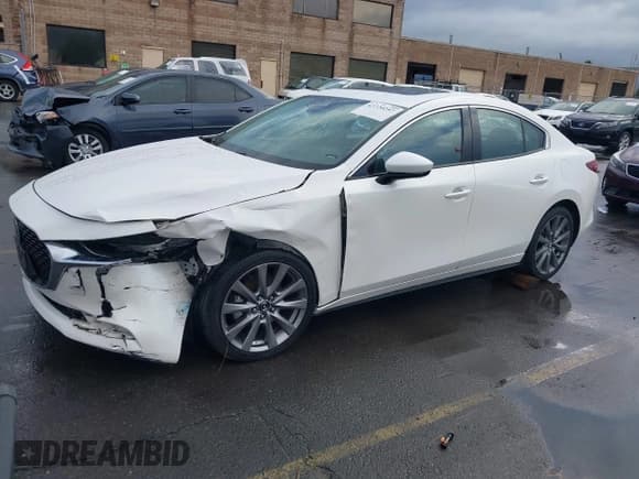 ✅ 2019 Mazda 3 Premium • VIN: 3MZBPAEM0KM101610 • Лот: 43720257. Опубликован ранее на IAAI с пробегом Не указан. Бесплатный доступ к архиву аукционных продаж из США и подробный отчёт об истории автомобиля на DreamBid. Изображение 17.