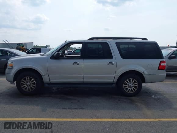 ✅ 2012 Ford Expedition Max King Ranch • VIN: 1FMJK1H52CEF11670 • Lot: 42577214. Listed on IAAI with 173,884 mi. Free auction sales archive from the USA and detailed vehicle history report at DreamBid. Image 14.