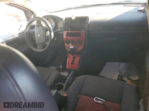 ✅ 2009 Dodge Caliber R/T • VIN: 1B3HB78B79D111213 • Лот: 82249284. Опубликован ранее на Copart с пробегом Не указан. Бесплатный доступ к архиву аукционных продаж из США и подробный отчёт об истории автомобиля на DreamBid. Изображение 8.