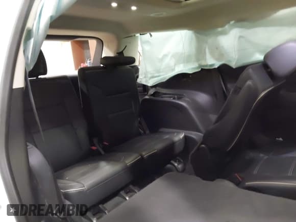 ✅ 2022 GMC Acadia Denali • VIN: 1GKKNXLS0NZ110053 • Lot: 42673794. Wystawiony na IAAI z przebiegiem 81 053 mil. Bezpłatny archiwum sprzedaży aukcyjnych z USA i szczegółowy raport historii pojazdu na DreamBid. Zdjęcie 18.