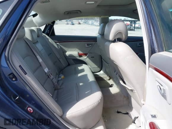 2007 Hyundai Azera SE с VIN KMHFC46F37A165495, выставлен на аукционе IAAI как лот 41750238 с пробегом 286 338 миль миль и . История ставок и продаж доступна на DreamBid. Изображение 8.