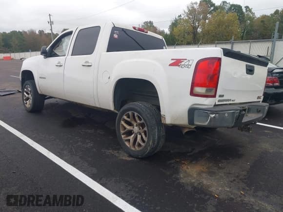 ✅ 2011 GMC Sierra 1500 SLT • VIN: 3GTP2WE30BG130339 • Lot: 43524602. Listed on IAAI with 206,145 mi. Free auction sales archive from the USA and detailed vehicle history report at DreamBid. Image 3.