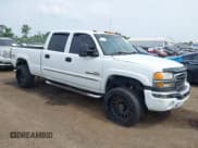 ✅ 2005 GMC Sierra 2500HD SLT • VIN: 1GTHK23255F811576 • Lot: 42496815. Listed on IAAI with 285,652 mi. Free auction sales archive from the USA and detailed vehicle history report at DreamBid. Image 1.