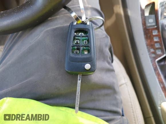 ✅ 2012 Buick LaCrosse Leather • VIN: 1G4GC5ER1CF171203 • Lot: 42747524. Wystawiony na IAAI z przebiegiem 143 671 mil. Bezpłatny archiwum sprzedaży aukcyjnych z USA i szczegółowy raport historii pojazdu na DreamBid. Zdjęcie 11.