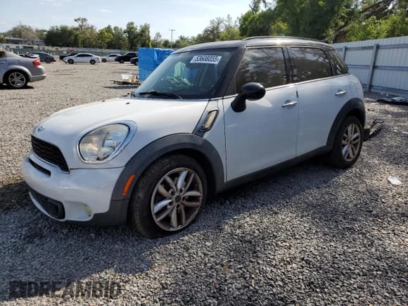 ✅ 2014 MINI Countryman S • VIN: WMWZC3C59EWT00838 • Lot: 53608055. Listed on Copart with 114,520 mi. Free auction sales archive from the USA and detailed vehicle history report at DreamBid. Image 1.