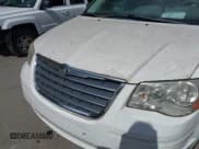 ✅ 2010 Chrysler Town & Country LX • VIN: 2A4RR2D17AR405642 • Lot: 42264125. Wystawiony na IAAI z przebiegiem 136 081 mil. Bezpłatny archiwum sprzedaży aukcyjnych z USA i szczegółowy raport historii pojazdu na DreamBid. Zdjęcie 13.