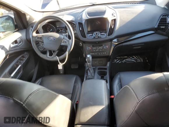 ✅ 2019 Ford Escape Titanium • VIN: 1FMCU9J92KUA03489 • Lot: 92955435. Wystawiony na Copart z przebiegiem 92 523 mil. Bezpłatny archiwum sprzedaży aukcyjnych z USA i szczegółowy raport historii pojazdu na DreamBid. Zdjęcie 8.