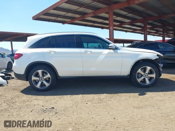 ✅ 2018 Mercedes-Benz GLC 300 • VIN: WDC0G4JB6JV111668 • Лот: 43282668. Опубликован ранее на IAAI с пробегом 83 536 миль. Бесплатный доступ к архиву аукционных продаж из США и подробный отчёт об истории автомобиля на DreamBid. Изображение 14.