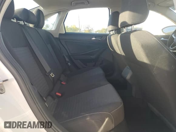 ✅ 2025 Volkswagen Jetta S • VIN: 3VW5X7BU6SM012791 • Лот: 82374975. Опубликован ранее на Copart с пробегом 11 990 миль. Бесплатный доступ к архиву аукционных продаж из США и подробный отчёт об истории автомобиля на DreamBid. Изображение 10.