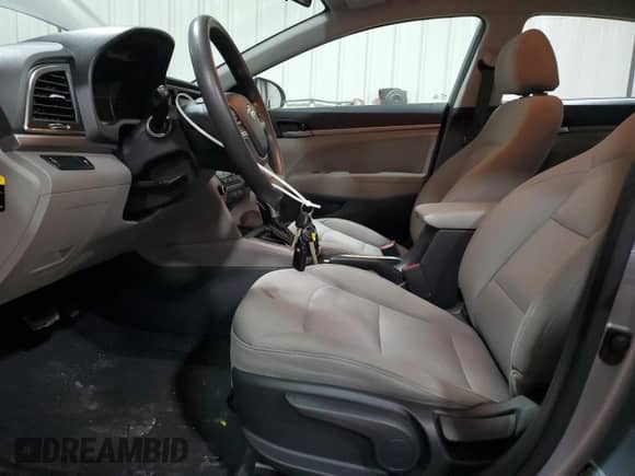 2017 Hyundai Elantra Value Edition z VIN 5NPD84LF6HH156110, wystawiony jako Copart lot #85384505 z przebiegiem 85 020 mil mil oraz Szkoda całkowita • Salvage title. Historia ofert i sprzedaży dostępna na DreamBid. Obrazek 7.