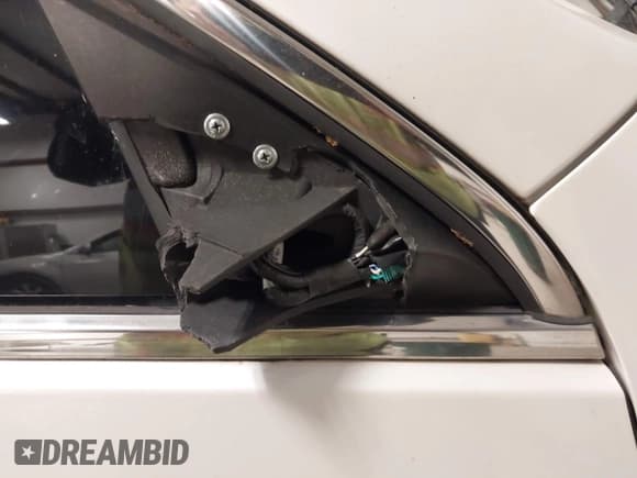 ✅ 2015 Chevrolet Malibu LTZ • VIN: 1G11G5SX1FF128902 • Lot: 43594997. Listed on IAAI with 105,886 mi. Free auction sales archive from the USA and detailed vehicle history report at DreamBid. Image 17.