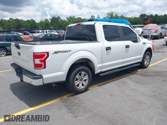 ✅ 2019 Ford F-150 XL • VIN: 1FTEW1C54KFB63817 • Lot: 42476359. Wystawiony na IAAI z przebiegiem 92 516 mil. Bezpłatny archiwum sprzedaży aukcyjnych z USA i szczegółowy raport historii pojazdu na DreamBid. Zdjęcie 4.