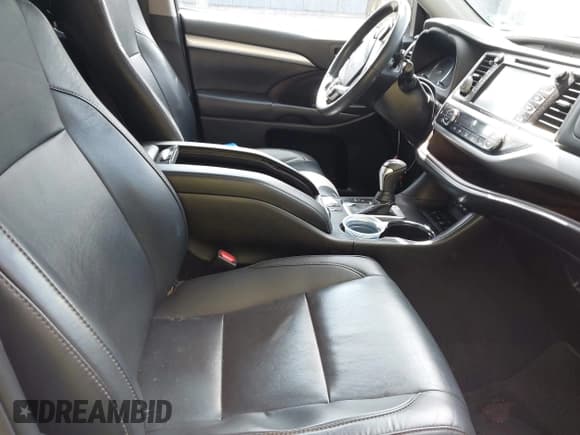 ✅ 2019 Toyota Highlander XLE • VIN: 5TDJZRFHXKS715332 • Лот: 43150114. Опубликован ранее на IAAI с пробегом 52 569 миль. Бесплатный доступ к архиву аукционных продаж из США и подробный отчёт об истории автомобиля на DreamBid. Изображение 5.