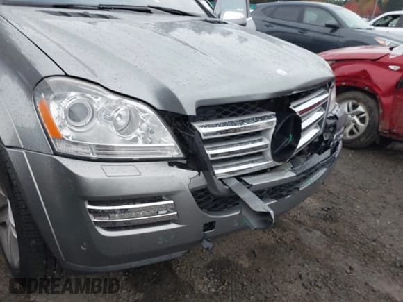 ✅ 2010 Mercedes-Benz GL 550 • VIN: 4JGBF8GE0AA538731 • Lot: 43576717. Listed on IAAI with 183,004 mi. Free auction sales archive from the USA and detailed vehicle history report at DreamBid. Image 13.