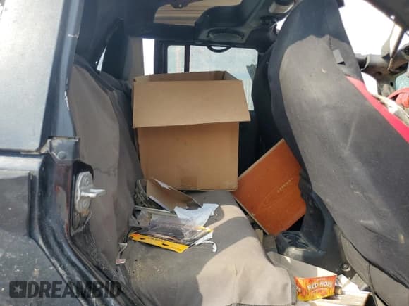 ✅ 2014 Jeep Wrangler Unlimited Sport • VIN: 1C4BJWDG6EL208650 • Лот: 80661435. Опубликован ранее на Copart с пробегом Не указан. Бесплатный доступ к архиву аукционных продаж из США и подробный отчёт об истории автомобиля на DreamBid. Изображение 11.