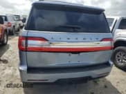 ✅ 2019 Lincoln Navigator Black Label • VIN: 5LMJJ2TT8KEL01410 • Lot: 79481374. Wystawiony na Copart z przebiegiem 61 023 mil. Bezpłatny archiwum sprzedaży aukcyjnych z USA i szczegółowy raport historii pojazdu na DreamBid. Zdjęcie 6.