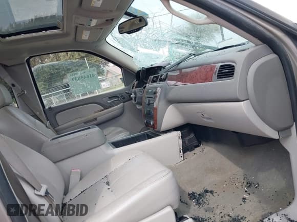 ✅ 2008 Chevrolet Silverado 1500 • VIN: 1GCEC19YX8Z293442 • Lot: 41645039. Wystawiony na IAAI z przebiegiem 128 008 mil. Bezpłatny archiwum sprzedaży aukcyjnych z USA i szczegółowy raport historii pojazdu na DreamBid. Zdjęcie 5.