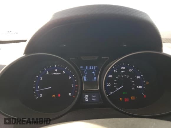 ✅ 2014 Hyundai Veloster Turbo • VIN: KMHTC6AE9EU184531 • Lot: 79663444. Wystawiony na Copart z przebiegiem 81 865 mil. Bezpłatny archiwum sprzedaży aukcyjnych z USA i szczegółowy raport historii pojazdu na DreamBid. Zdjęcie 9.