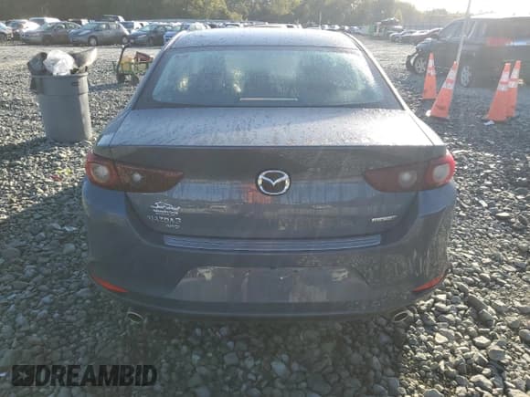 ✅ 2025 Mazda 3 S Carbon Edition • VIN: 3MZBPBCM9SM463976 • Лот: 82009885. Опубликован ранее на Copart с пробегом 5 491 миль. Бесплатный доступ к архиву аукционных продаж из США и подробный отчёт об истории автомобиля на DreamBid. Изображение 6.