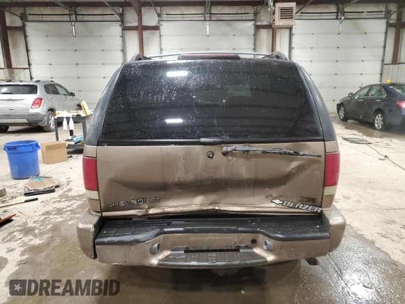 ✅ 2002 Chevrolet Blazer LS • VIN: 1GNDT13WX2K237219 • Lot: 42674365. Wystawiony na Copart z przebiegiem 171 323 mil. Bezpłatny archiwum sprzedaży aukcyjnych z USA i szczegółowy raport historii pojazdu na DreamBid. Zdjęcie 6.