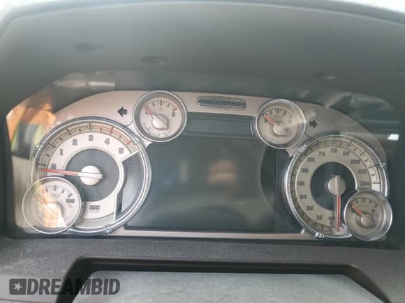 ✅ 2014 Ram 2500 Longhorn • VIN: 3C6UR5GL6EG158390 • Lot: 52691695. Wystawiony na Copart z przebiegiem Nie podano. Bezpłatny archiwum sprzedaży aukcyjnych z USA i szczegółowy raport historii pojazdu na DreamBid. Zdjęcie 9.