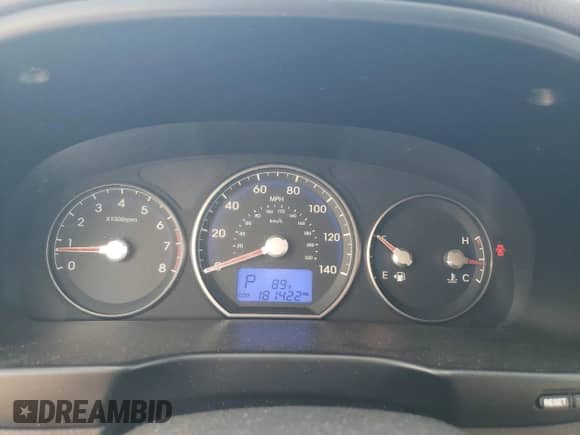 2010 Hyundai Santa Fe GLS z VIN 5NMSGDAB6AH347183, wystawiony jako Copart lot #68861314 z przebiegiem 181 422 mil mil oraz Szkoda całkowita • Salvage title. Historia ofert i sprzedaży dostępna na DreamBid. Obrazek 9.