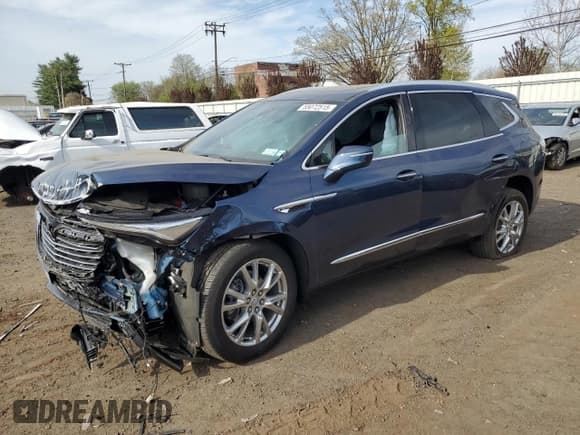 ✅ 2024 Buick Enclave Essence • VIN: 5GAEVAKW7RJ108834 • Lot: 55072515. Wystawiony na Copart z przebiegiem 19 483 mil. Bezpłatny archiwum sprzedaży aukcyjnych z USA i szczegółowy raport historii pojazdu na DreamBid. Zdjęcie 1.