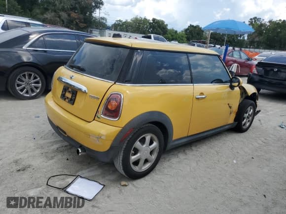 ✅ 2009 MINI Hardtop • VIN: WMWMF33549TU71988 • Lot: 66224195. Wystawiony na Copart z przebiegiem 128 253 mil. Bezpłatny archiwum sprzedaży aukcyjnych z USA i szczegółowy raport historii pojazdu na DreamBid. Zdjęcie 3.