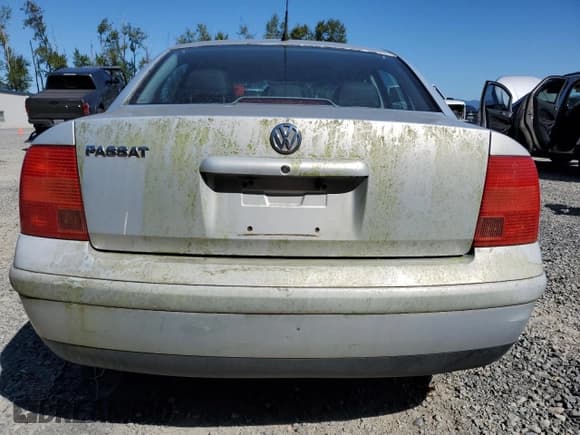 ✅ 2001 Volkswagen Passat • VIN: WVWAC63B31P008825 • Lot: 69687795. Listed on Copart with Not provided. Free auction sales archive from the USA and detailed vehicle history report at DreamBid. Image 6.
