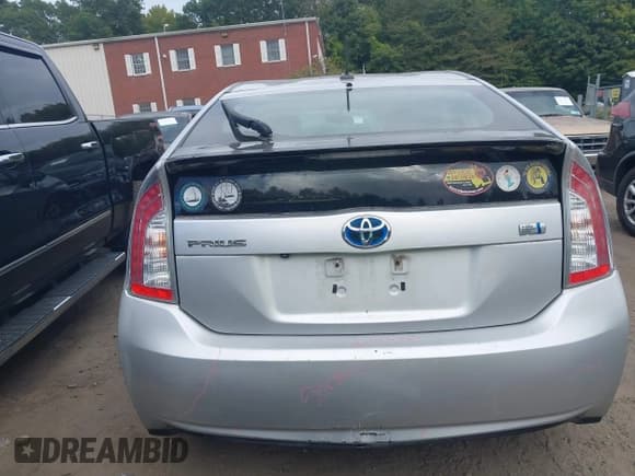 ✅ 2013 Toyota Prius One • VIN: JTDKN3DU3D5567823 • Lot: 43231404. Wystawiony na IAAI z przebiegiem 174 650 mil. Bezpłatny archiwum sprzedaży aukcyjnych z USA i szczegółowy raport historii pojazdu na DreamBid. Zdjęcie 17.