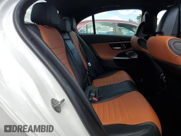 ✅ 2023 Mercedes-Benz C 43 AMG • VIN: W1KAF8HBXPR074559 • Lot: 70691195. Wystawiony na Copart z przebiegiem 20 669 mil. Bezpłatny archiwum sprzedaży aukcyjnych z USA i szczegółowy raport historii pojazdu na DreamBid. Zdjęcie 10.