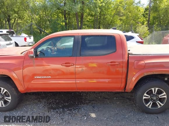 ✅ 2016 Toyota Tacoma SR • VIN: 5TFCZ5AN7GX015395 • Лот: 43009464. Опубликован ранее на IAAI с пробегом 38 087 миль. Бесплатный доступ к архиву аукционных продаж из США и подробный отчёт об истории автомобиля на DreamBid. Изображение 14.