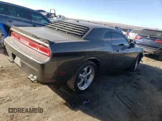 ✅ 2009 Dodge Challenger R/T • VIN: 2B3LJ54T49H579922 • Lot: 85990124. Wystawiony na Copart z przebiegiem 137 613 mil. Bezpłatny archiwum sprzedaży aukcyjnych z USA i szczegółowy raport historii pojazdu na DreamBid. Zdjęcie 3.
