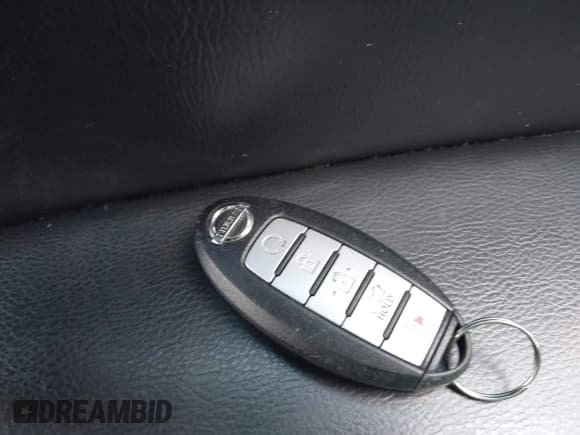 ✅ 2014 Nissan Pathfinder SV • VIN: 5N1AR2MM6EC650715 • Lot: 42716719. Listed on IAAI with 238,036 mi. Free auction sales archive from the USA and detailed vehicle history report at DreamBid. Image 11.