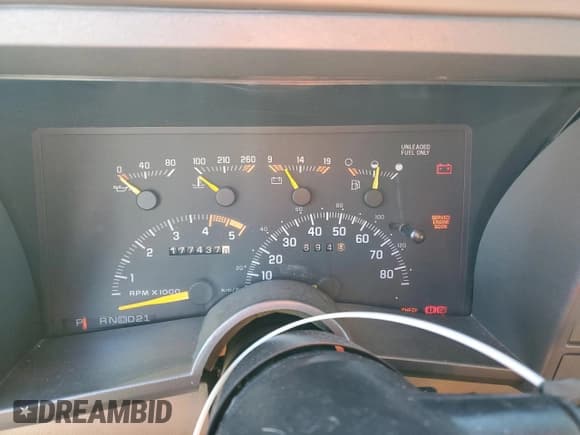 ✅ 1994 Chevrolet Silverado 1500 • VIN: 2GCEC19H3R1164159 • Lot: 84582515. Wystawiony na Copart z przebiegiem 177 437 mil. Bezpłatny archiwum sprzedaży aukcyjnych z USA i szczegółowy raport historii pojazdu na DreamBid. Zdjęcie 9.