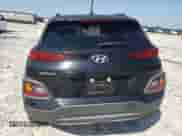 2018 Hyundai Kona SEL z VIN KM8K22AA2JU070305, wystawiony jako Copart lot #60777233 z przebiegiem 44 241 mil mil oraz . Historia ofert i sprzedaży dostępna na DreamBid. Obrazek 6.