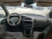 ✅ 2000 Dodge Caravan SE • VIN: 1B4GP44GXYB639573 • Lot: 71392205. Listed on Copart with 50,808 mi. Free auction sales archive from the USA and detailed vehicle history report at DreamBid. Image 8.