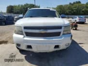 ✅ 2009 Chevrolet Suburban LTZ • VIN: 1GNFC36J29R300643 • Lot: 81653145. Wystawiony na Copart z przebiegiem 213 084 mil. Bezpłatny archiwum sprzedaży aukcyjnych z USA i szczegółowy raport historii pojazdu na DreamBid. Zdjęcie 5.
