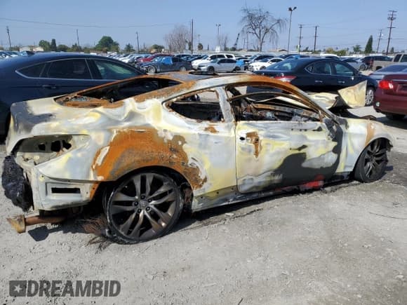 ✅ 2016 Hyundai Genesis Coupe Ultimate • VIN: KMHHU6KJ5GU132816 • Lot: 49456715. Wystawiony na Copart z przebiegiem Nie podano. Bezpłatny archiwum sprzedaży aukcyjnych z USA i szczegółowy raport historii pojazdu na DreamBid. Zdjęcie 3.