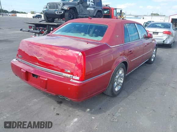 ✅ 2011 Cadillac DTS Premium Collection • VIN: 1G6KH5E61BU102367 • Lot: 43583241. Listed on IAAI with Not provided. Free auction sales archive from the USA and detailed vehicle history report at DreamBid. Image 4.